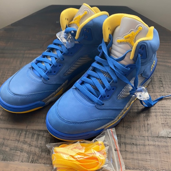 Jordan Other - NWOT - Jordan 5 Retro Laney Varsity Royal 2019 - Size 9.5
